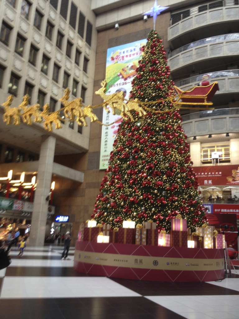 台北駅_クリスマスツリー